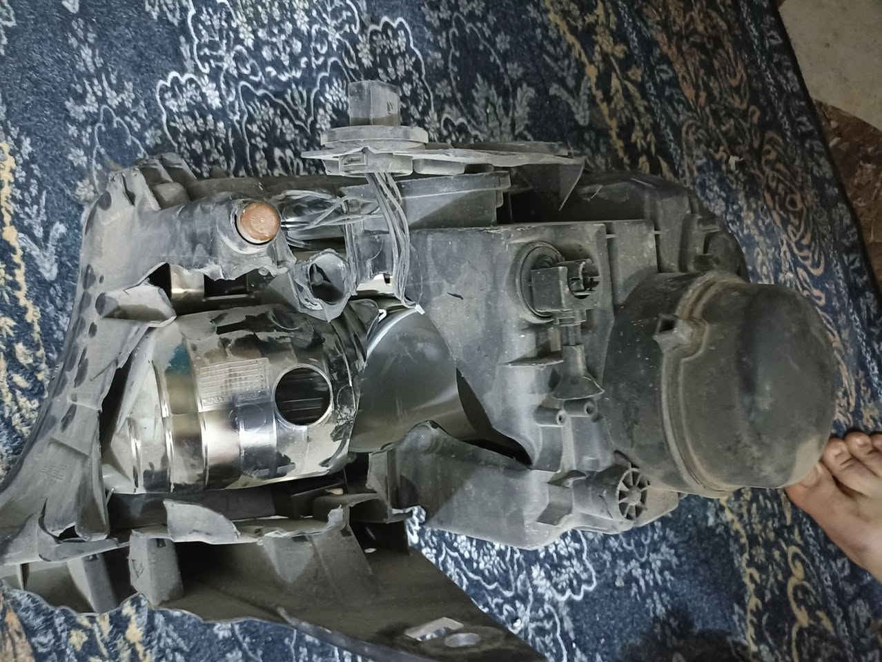 جامات لايتات اصليه نضافه100%  الضرر فقط سواده لايت 
 سعر 150 وبيهن مجال  لايتات جامات لايتات  والكروم والتعديات كله سليمه

***********
