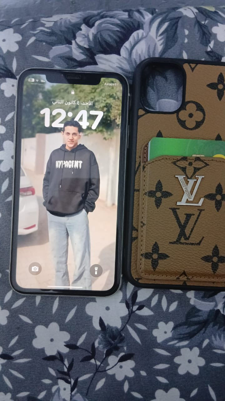 سلام عليكم ايفون 11عادي لون ابيض ذاكره 64بطاريه76كلشي ممبدل بي عل فحص ب شرط عندي من الشركه لحد هسه لزكه وكفر جدد السعر 300 مكاني بغداد الشعب ماعندي خاص فقط اتصال ***********
