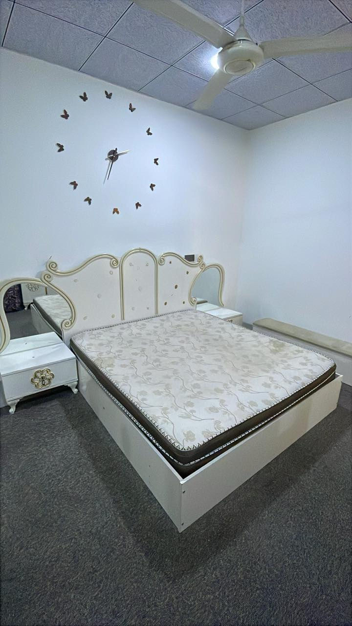 غرفة نوم ٧ قطع
٤٥٠ بي مجال
***********
