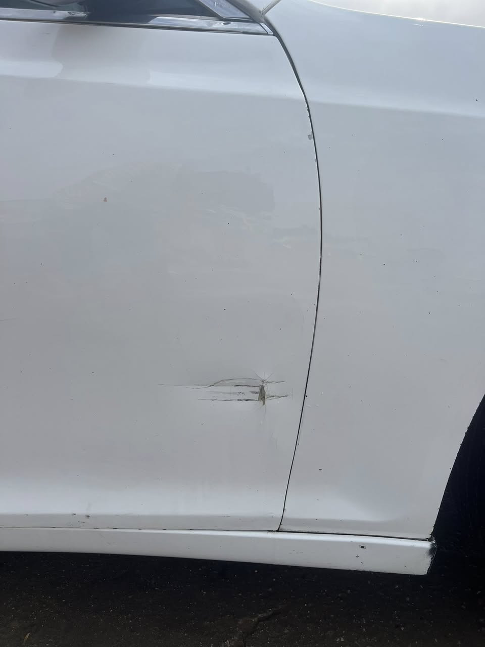 السلام عليكم اوباما 2012 سنويه 2031 بأسمي مكينه كير تبريد تدفئه عربانه جديده صارلها شهر السيارة بيها طخات موضحات بصور وبيها صبغ ابيع عام 135 وبيها مجال قليل هاذه رقم راعيها اتصلو عليه لحد يراسلني ع الخاص ***********
