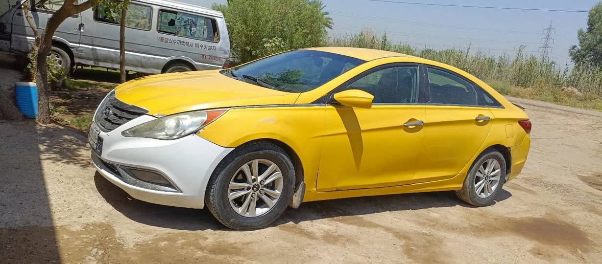 السلام عليكم
سوناتا مضلع 2013 وارد امريكي 
رقم بغداد سنويه ل2027
المكان صلاح الدين قضاء الدجيل 
السعر انتصال على الرقم ***********
