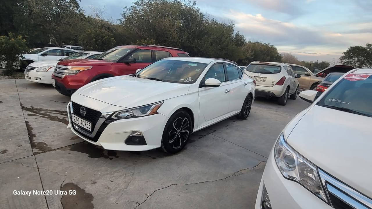 نيسان التيما ٢٠٢٠ ابيض مواصفات S
قطعة وحدة صبغ 
بدون ايرباك
شاشة كبيرة 
تدعم ابل كار بلي
كشن كهرباء 
ماشية ٨٣ الف
عليها ويل SR
مكينة وكير بشرط 
مابيها اي نقص 
صور الحادث والسونار مرفقات .
مكان السيارة قضاء كلار بالقرب من خانقين.
السعر 150$ وبيهه مجال قليل 
***********
