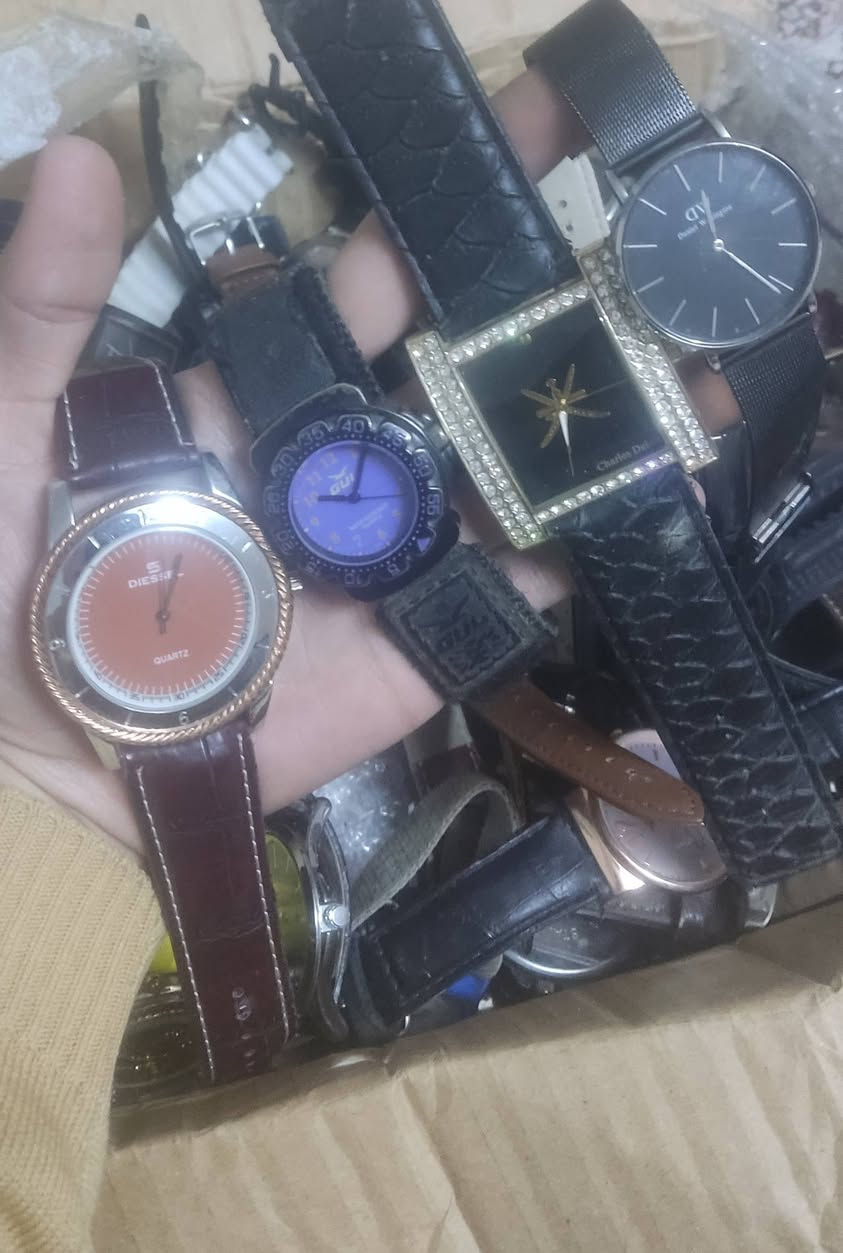 مرحبا ساعات باله عدد 52 قطعة
بيع شلع فقط ماكو مفرد
سعر الكل 200 الف فقط شلع ماعندي مفرد


**إذا كنت صاحب هذا الإعلان وتريد حذفه لأي سبب، رجاءا أرسل رسالة إلى الدعم الفني**