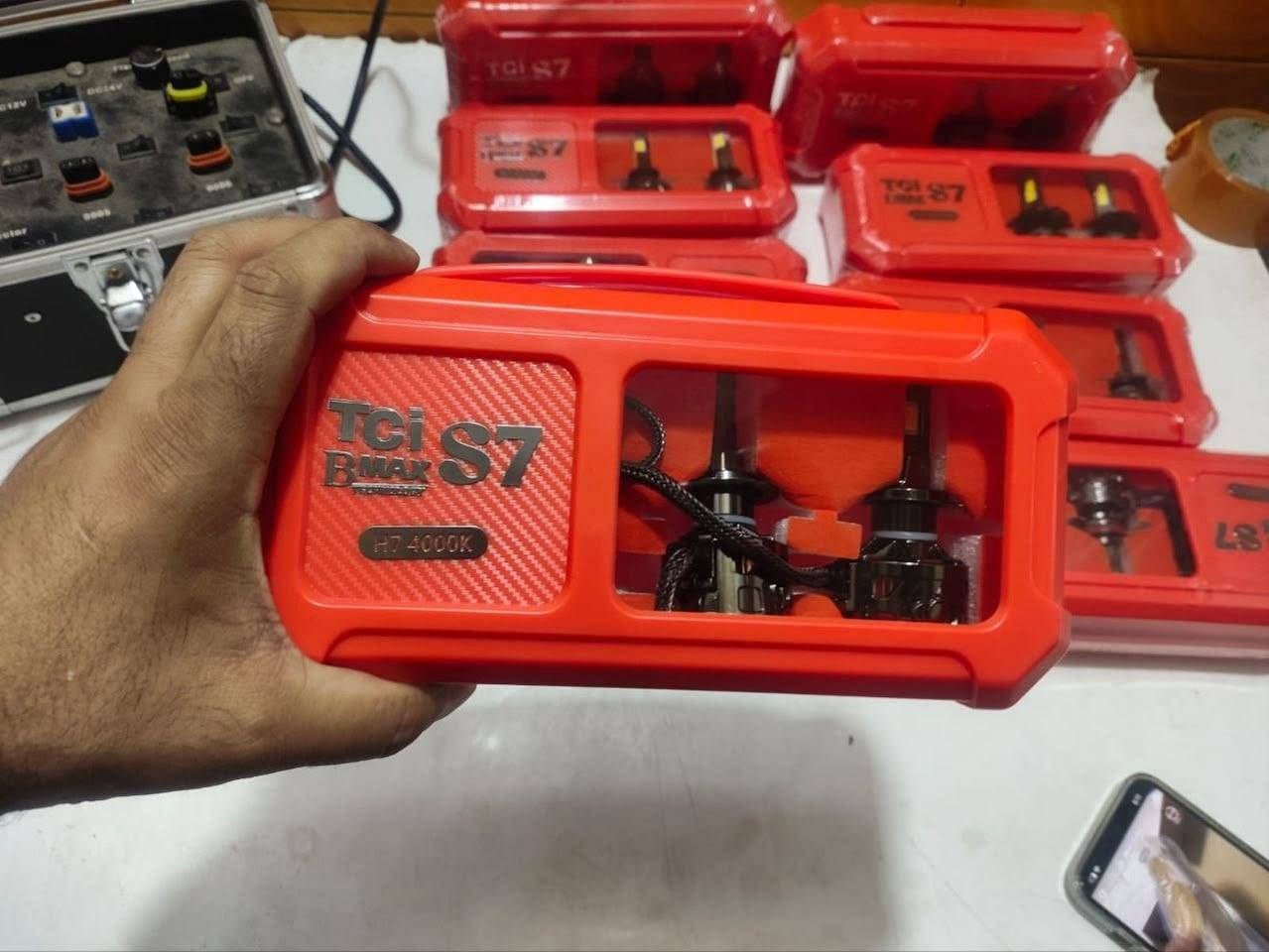 زنون كومبارس💡🔆🟡
حقيبه✅
3براد
مصابيح سيارة 
TCI BMax S7.نوع المصباح: 
هو لمبات من نوع
 H7
وجميع الدرجات موجوده
.قوة الإضاءة:
 توفر العلبة إضاءة
 بقدرة 4000k
.
الاستخدام: 
يُستخدم هذا المنتج كبديل لمصابيح الهالوجين أو الزينون الضعيفة لتحسين الرؤية الليلية.

 لجميع الدرجات 
السعر 35 الف

والH4
 بسعر 55 الف


**إذا كنت صاحب هذا الإعلان وتريد حذفه لأي سبب، رجاءا أرسل رسالة إلى الدعم الفني**