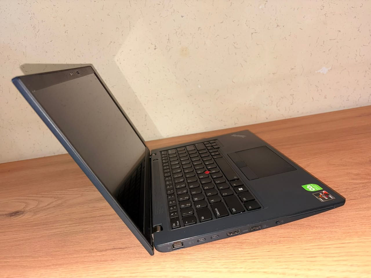 سڵاو بەڕێزان…

لاپتۆپی Lenovo thinkpad دەستی دوو بۆ ففرۆشتن زۆر پاک و ناکەراوە و بێکێشە شاشەی 180 پلە ئەکرێتەوە، شەحنی ئەسڵی خۆی لەگەڵە

Lenovo thinkpad L14
Specs : مواسەفات 
🟢 Cpu amd ryzen 7 7730u 8 core / 16 thread  Generation 7 zen 3 
🟢 Ram 16 Gb ddr4 
🟢 Memory 256 Gb ssd 
🟢 Gpu integrated Amd radeon 8gb 

Ports : 
2 USB-C 
2 USB thunderbolt 
HDMI
LAN
AUX
SD CARD MEMORY
بەشێوەیەکی گشتی دەتوانێت زۆربەی کارەکان بکات لەبەر پرۆسێسەرە بەقوەتەکەی 

نرخی ئەم لاپتۆپە $370 دۆلار  و معامەلە 
سلێمانی


**إذا كنت صاحب هذا الإعلان وتريد حذفه لأي سبب، رجاءا أرسل رسالة إلى الدعم الفني**