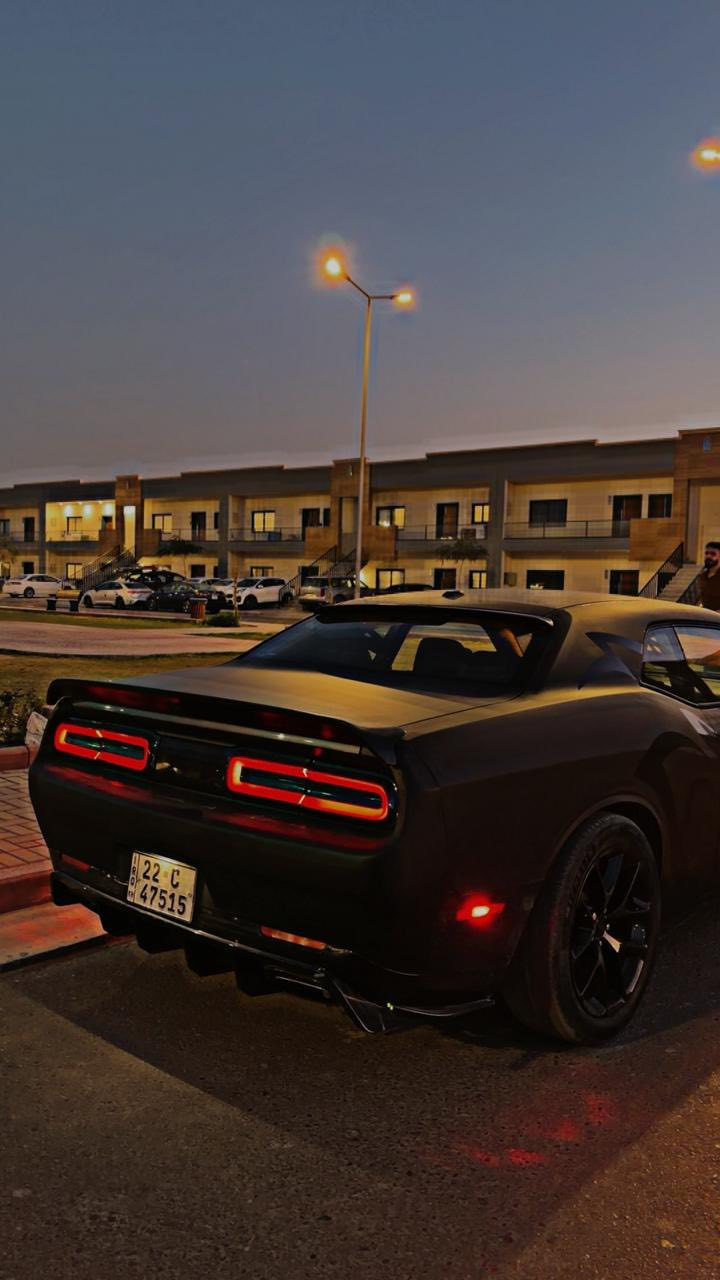 السلام عليكم

للبيع:
Dodge Challenger 2015
محرك V6
 • الحادث: باب عكس السائق فقط بدون إيرباغ
 • السيارة نظيفة جدًا ومعتني بيها وجاهزة للاستخدام
 • اللون: فيلي طفي بالسِنويّة
 • تغليف أسود طافي

الإضافات:
 • ديفيوزر، لحية، دَوَسات، وكفر بكلايت — كله أصلي
 • دبات صوت ريموت (أصليات)
 • تخم ويالة جيني
 • تخم تاير ميشلان أصلي
 • طلاء داخل أصلي
 • تغليف أسود طافي أصلي بضمان 5 سنوات
 • سقف روز
 • دوشمة جديدة بيم حسين شمارة
 • عليها برمجة كلش قوية مع الداينو — 340 حصان

📍 العنوان: بغداد – الكاظمية
***********
