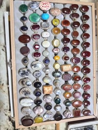 البصرة • ٨٩ خاتم • أحجار متنوعة