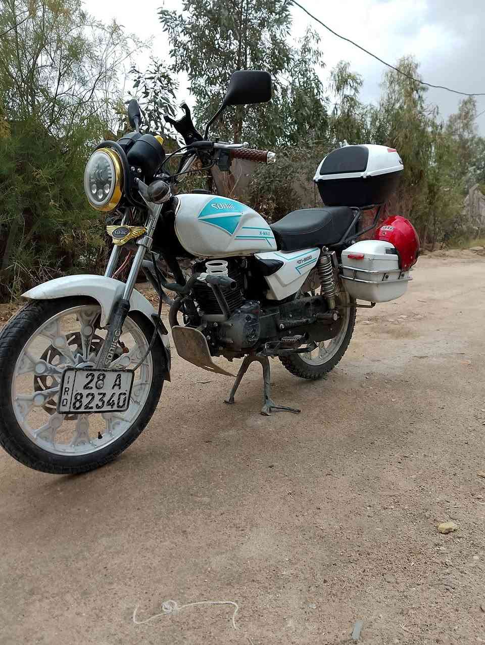 السلام عليكم دراجة سيفان موديل 2025 طالعة هاي السنة بل1 
مرقمة باسمي مداور باسمك شوكت ماتحب مكاني نجف شارع المعمل سعر 2000 مليونين وبيهة مجال قليل دراجة جديدة حيل واحلا من الصور ‏‪0781 367 1724‬‏
