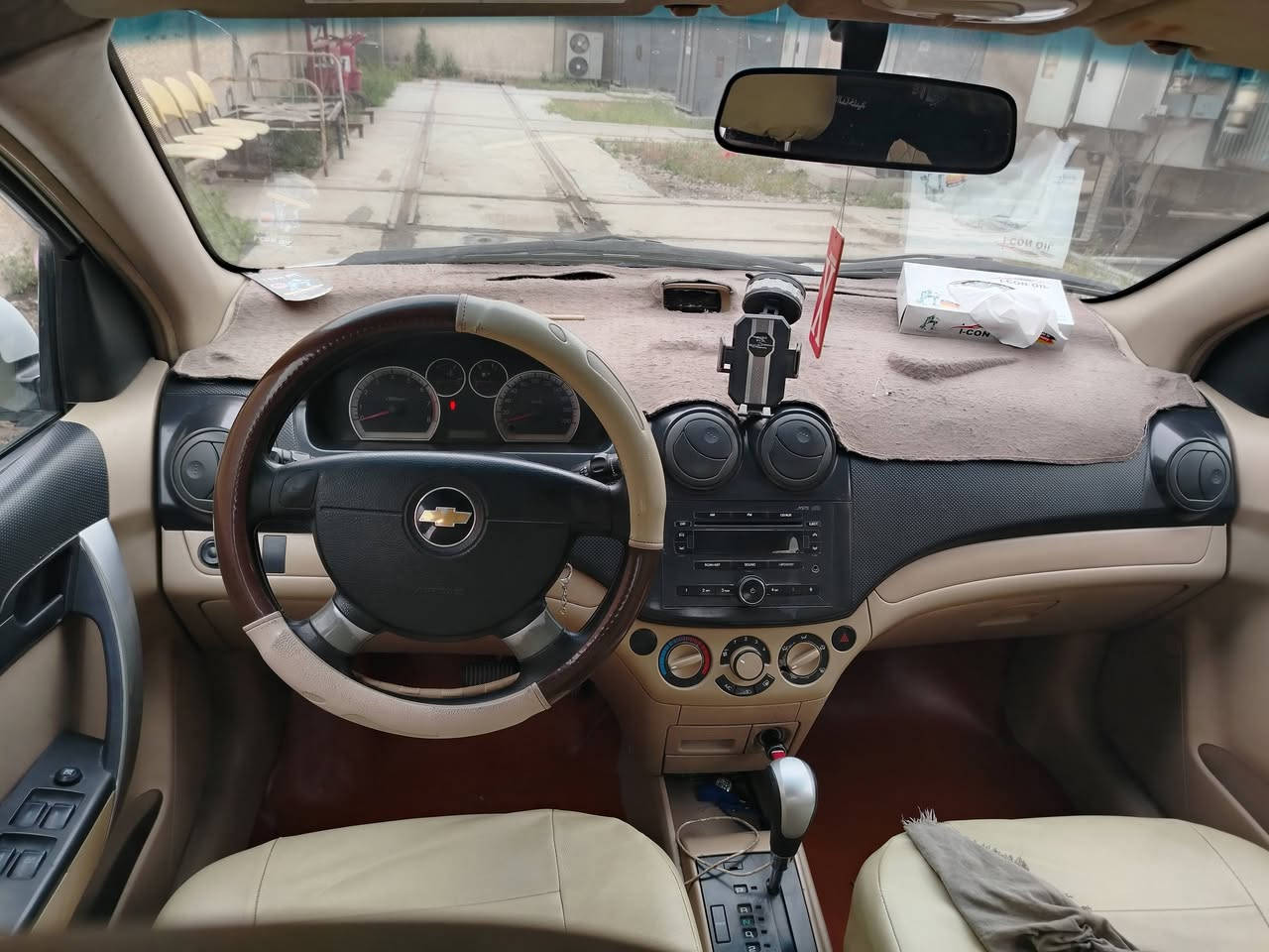 سلام عليكم أفيو للبيع موديل ٢٠١١ شركه العامه اوتوماتيك نضيفه وجاهزه بسمي الداير جاملغ مصبوغ كمامو ضح بل صوره رايدهه ٧٣ رقم الهاتف ***********
