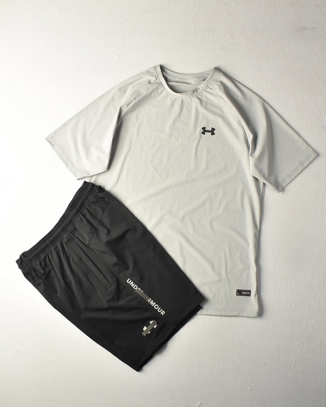 ⁨	طقم تشيرت بولستر شورت وتر بروف
السعر :20 الف
القياسات :M-L-Xl-2Xl
خدمة توصيل جميع المحافضات :5 الاف⁩


**إذا كنت صاحب هذا الإعلان وتريد حذفه لأي سبب، رجاءا أرسل رسالة إلى الدعم الفني**