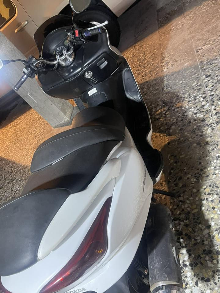 السلام عليكم
فورزه 08

دراجه نظيفه مكينه ناعمه كلجات شلع معدل دراجه ما مفتوح بيه برغي تجي وتگلب وشوف بعينك خير من الله دراجه كير ومعميه  كفرات نظافته 90% دراجه كلش حلوه لا تبخير لا نضوح رون  واحد ونص حماوه ربع كهربائيات كله شغاله 

العنوان /بغداد/ ***********
