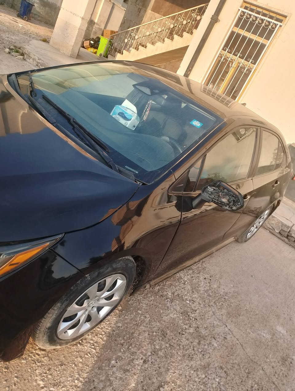 كورلا رقم ديالى معوقين ماشيه 23الف وارد امريكي le حادثه جاملغ الأيسر وبنيد وهنا نطخت وبدلت الباب السائق يعني ٣ قطع تبديل ايرباك طاك السعر 135 رقمي ***********
