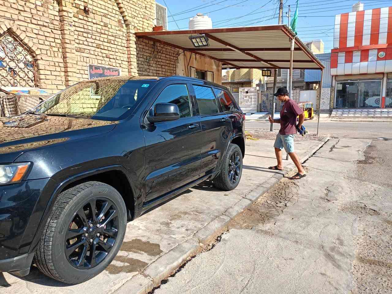 جيب لاريدو  موديل 18 لبيع 
ماكان السياره ميسان  
***********
