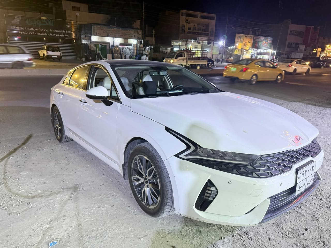 السلام عليكم
كيا K5  
موديل ٢٢
خليجي
ماشية 99 الف 
فول مواصفات 
سقف بانوراما على طولها
 بصمة + تشغيل عن بعد 
كشنات جلد تدفئه 
السيارة بيها ملاحظة 
طخة بالصندوك وطخة بالبنيد وسونارها موجود

مكان السيارة بغداد حي العامل 
للتواصل 
+964 781 782 3532
واتساب كذلك


**إذا كنت صاحب هذا الإعلان وتريد حذفه لأي سبب، رجاءا أرسل رسالة إلى الدعم الفني**