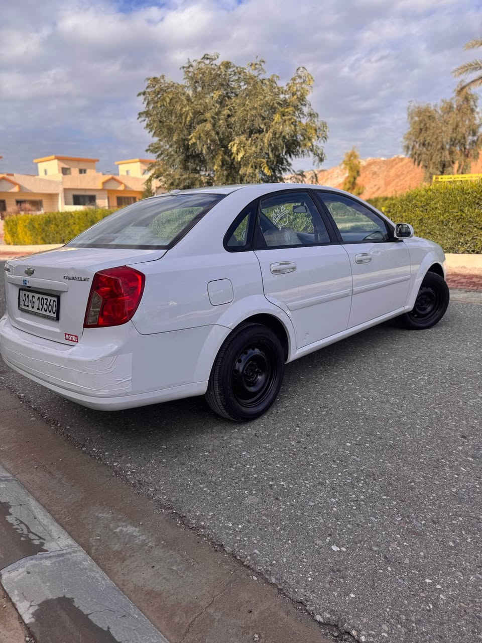 اوبترا موديل ٢٠١٣ كير عادي  سياره بها ربع باب سائق صبغ فقط والباقي كفاله عام رقم سنويه جديد بها كوبون بانزين كير محرك بدون عيب 
سعر ٨٥ مجال 
رقم موبايل *********** كركوك, العراق
