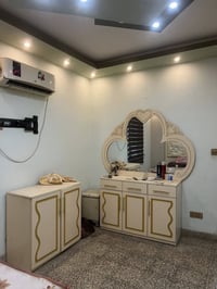 من رخصة الادمن عندي غرفة نوم وسبالت3وغسالة وثلاجة وتخم للأستفسار 07824...