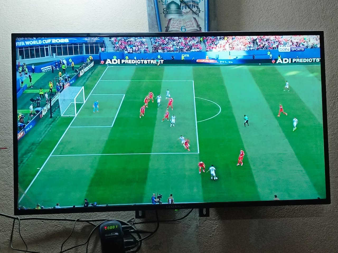 📺 للبيع شاشة جنرال 43 بوصة (Full HD LED Smart TV)
✔️ الحالة: نظيفة جداً، وتعتبر كأنها جديدة.
✔️ شاشة سمارت تدعم تشغيل:

يوتيوب

شاهد

سينمانا

نتفليكس

ديزني+

متجر التطبيقات (Play Store)

✔️ تأتي مع رسيفر (ستالايت) من أرقى الأنواع.
✔️ تحتوي على جهاز ألعاب مدمج يضم أكثر من 20,000 لعبة.
✔️ مع الصحن والواير، جاهزة للاستخدام مباشرة.

💯 الشاشة بحالة ممتازة وخالية من المشاكل.

📍الموقع: الموصل

للاستفسار والسعر، التواصل على الخاص.


**إذا كنت صاحب هذا الإعلان وتريد حذفه لأي سبب، رجاءا أرسل رسالة إلى الدعم الفني**