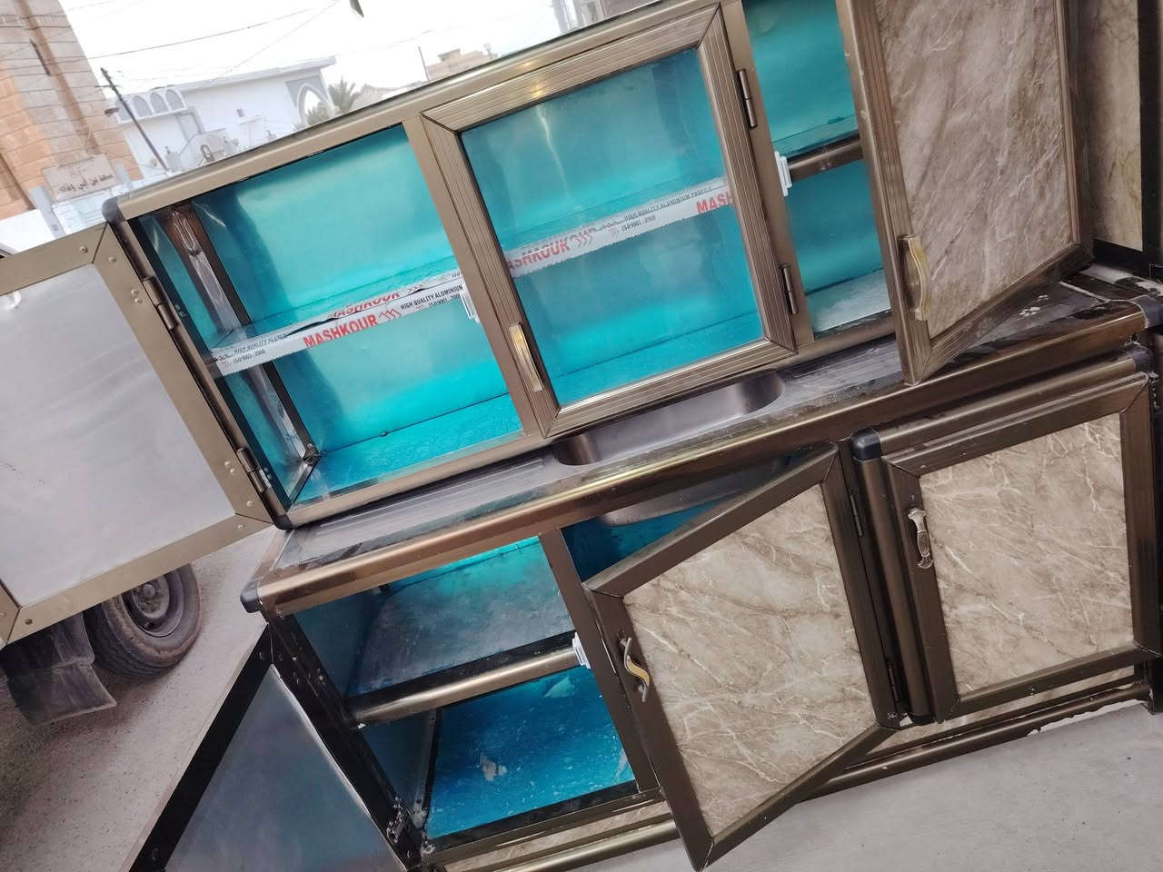 كاونتر ٢ قطع سنك وملحق متر ونص مواد اصلي حطاطه سعودي كلش نضيف سعر ٢٠٠ الف العنوان الفلوجة حي المعلمين قرب جامع سعد *********** ***********
