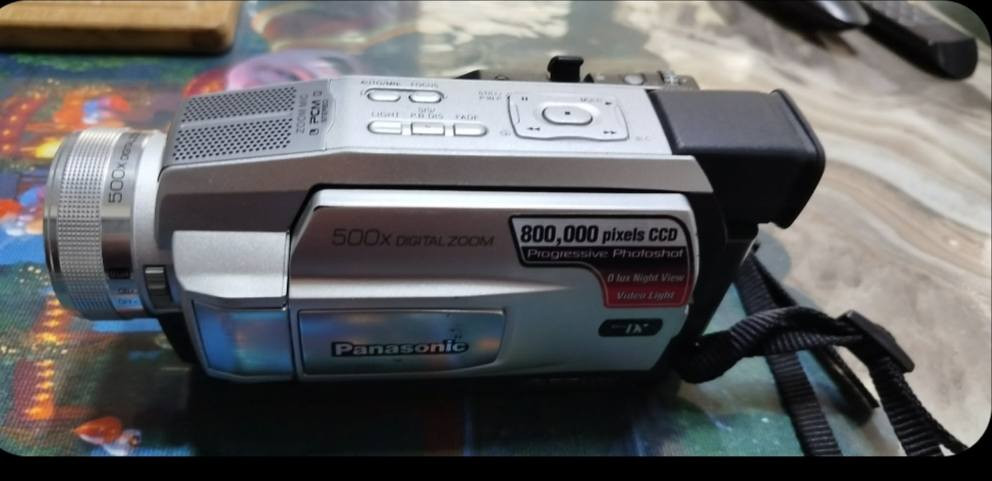 كامره بانسونك جدا نظيفه عرض وتسجيل 4 ملم مع الشاحنه و بطاريه شحن ساعه ونص


**إذا كنت صاحب هذا الإعلان وتريد حذفه لأي سبب، رجاءا أرسل رسالة إلى الدعم الفني**