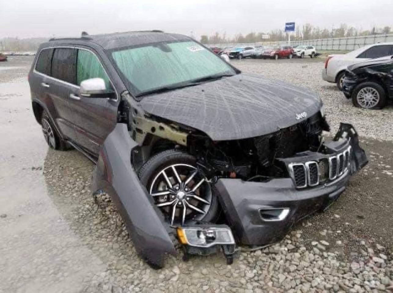 السلام عليكم جيب لمتد موديل ١٩ سياره نظيفه جدا ***********  السعر 21 بدون ايرباك مكان بغداد الدوره
