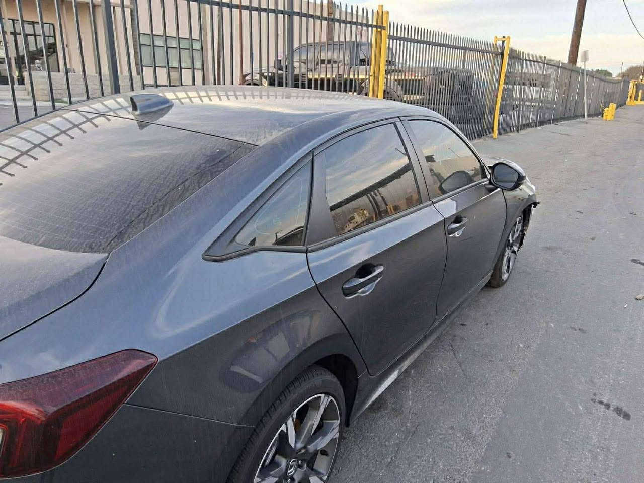 السلام عليكم هوندا سيفيك 2025 سبورت تورنك اعلى فئة السيارة بالحره سعرها 135 
***********
