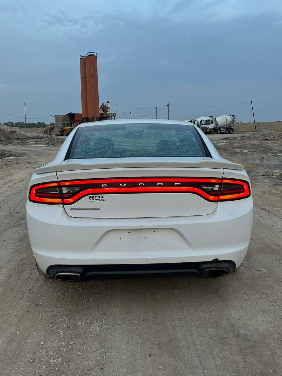 جارجر 16مرمز22  حره بدون رقم منفيست بسمي تترقم جميع المحافظات سياره جاهزه من طول  مكينه 3600 سته سلندر مكينه كير تبريد حداده لايت زنون كله جاهزه سياره بدون ايرباك بيه رشات صبغ تجميل السعر 152 بيه مجال بسيط مكاني ناصرية سوق الشيوخ ***********
