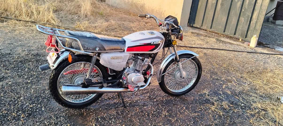 🏍️ للبيع ماطور تايگر 2021 اخو الجديد
🔥 المواصفات:
المحرك: دمعه، نشاط، مبدل ولفات فقط
باب اول، وزن ثقيل، نظافة فول
💰 السعر: 500 الف
📍 المكان: جنوب الموصل - قرب سيطرة العقرب ♏
❌ بدون مراوس، فلوس بس
الشراي يجي خاص


**إذا كنت صاحب هذا الإعلان وتريد حذفه لأي سبب، رجاءا أرسل رسالة إلى الدعم الفني**