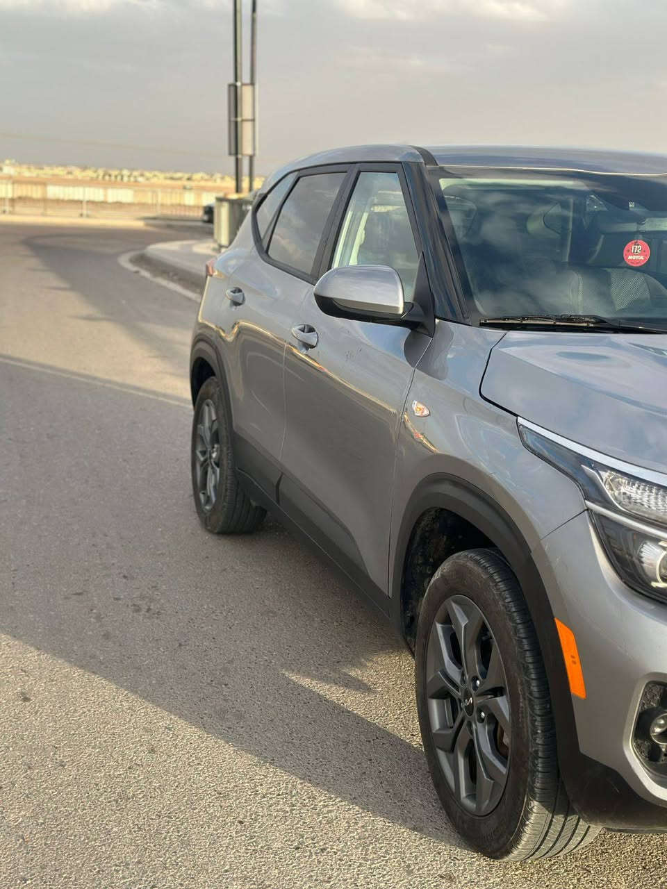 السلام عليكم  كيا سليتوز موديل 2024ماشية 26للبيع أو مراوس
حساسات رادارات 

إطفاء أثناء التوقف 

شاشة كبيرة متصلة

تبريد قطعتين

محرك 2000دوش المرغوب

حادثها مثل ماموضح بل صور 

تبديل بنيد فقط وجاملغ بي بارد

كفالة كير محرك صدر كهربائيات 

سيارة بدون اي نقص 

المكان بغداد الشعب بوب الشام

رقمي ***********
