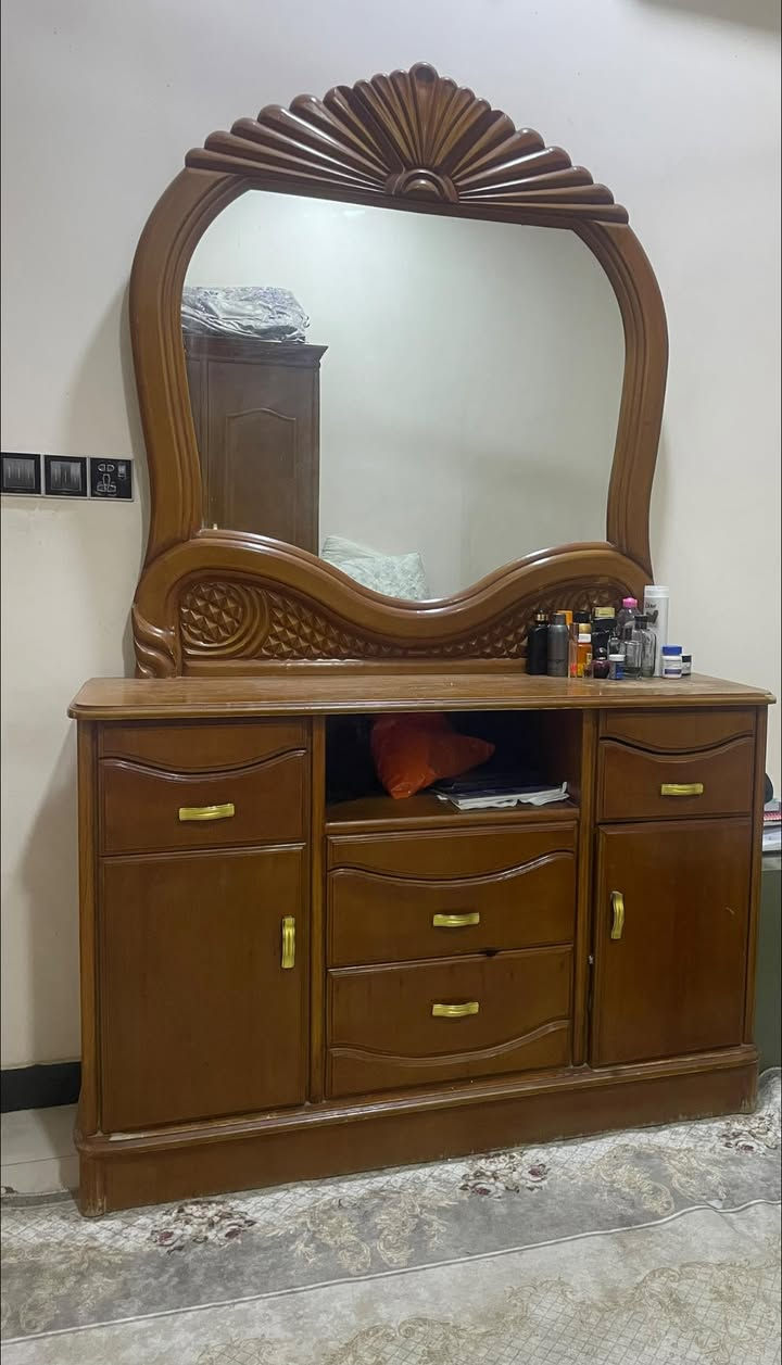 السلام عليكم غرفه انجاره للبيع سعر 325
***********
