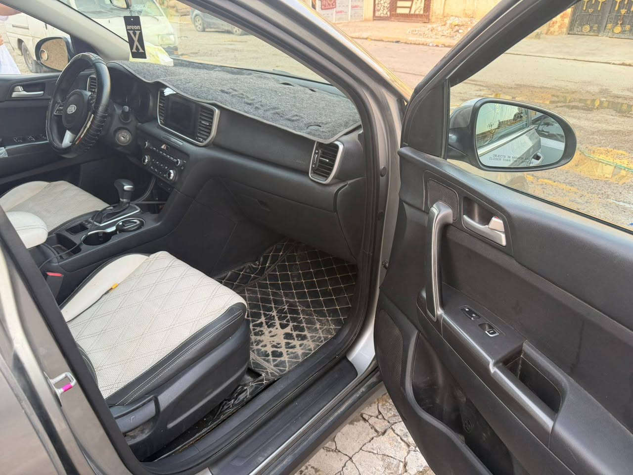 سبورتج واردحادثها بسيط بالجنطه بدون ارباك موديل ٢٠٢٠ بسمي السياره  ***********
