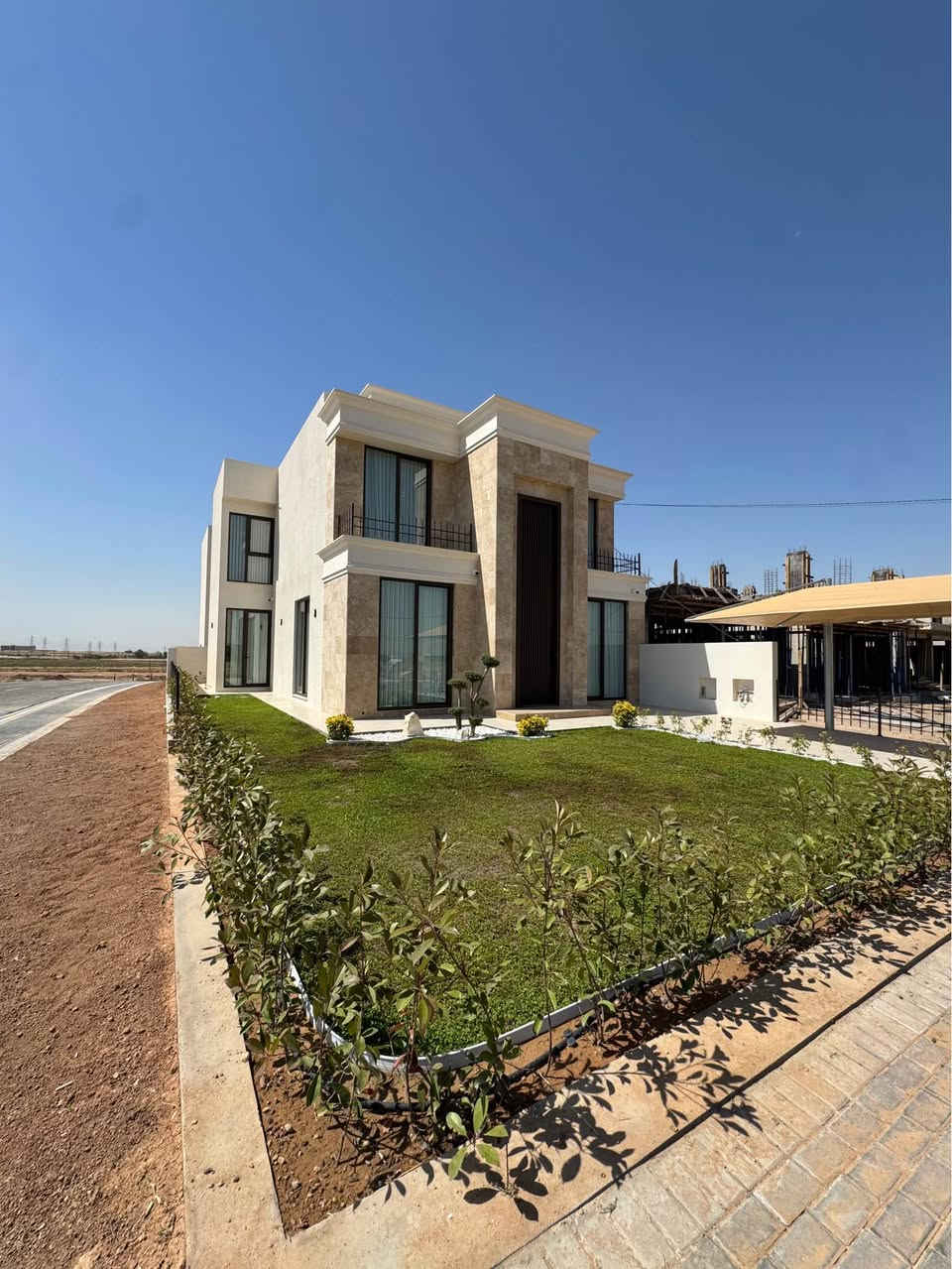🔸سمارت ستي مشروع فلل جديد، قريب من شارع 120 
إمتلك فلا في مشروع سمارت ستي
بمقدمة ( 352 ورقة ) فقط

🏠نوفرلك فرصة ذهبية حتى تمتلك فلة هادئة وفخمة، بجودة بناء عالية جداً وتصاميم عصرية راقية..

مساحات الفلل:
- 220م 
- 250م  
- 280م 

🔹العمل بالمشروع مستمر بسرعة ممتازة، ومدة التسليم سنتين ونص فقط..

🔹نسبة كبيرة من المشروع مساحات خضراء، وجميع الفلە لوكس وسمارت 🌿
للمزید من المعلومات اتصل بنا 

احمد/  *********** واتساب
                                                  ***********
https://wa.me/message/ZJ4OFY5Z5CPHG1 أربيل, العراق
