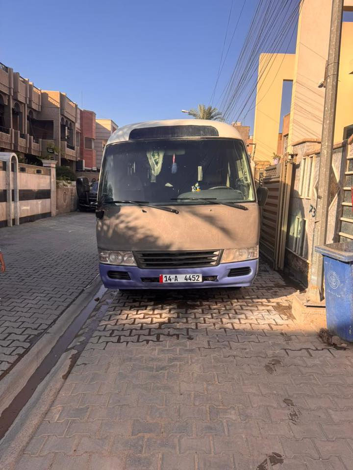 السلام عليكم 
كوستر ٢٠٠٧مكفوله من كص وحادث ومصفره من هية وغرامات وتحويل ثاني يوم السعر٢٢٥$ السياره بسمي وهذا رقمي ***********
