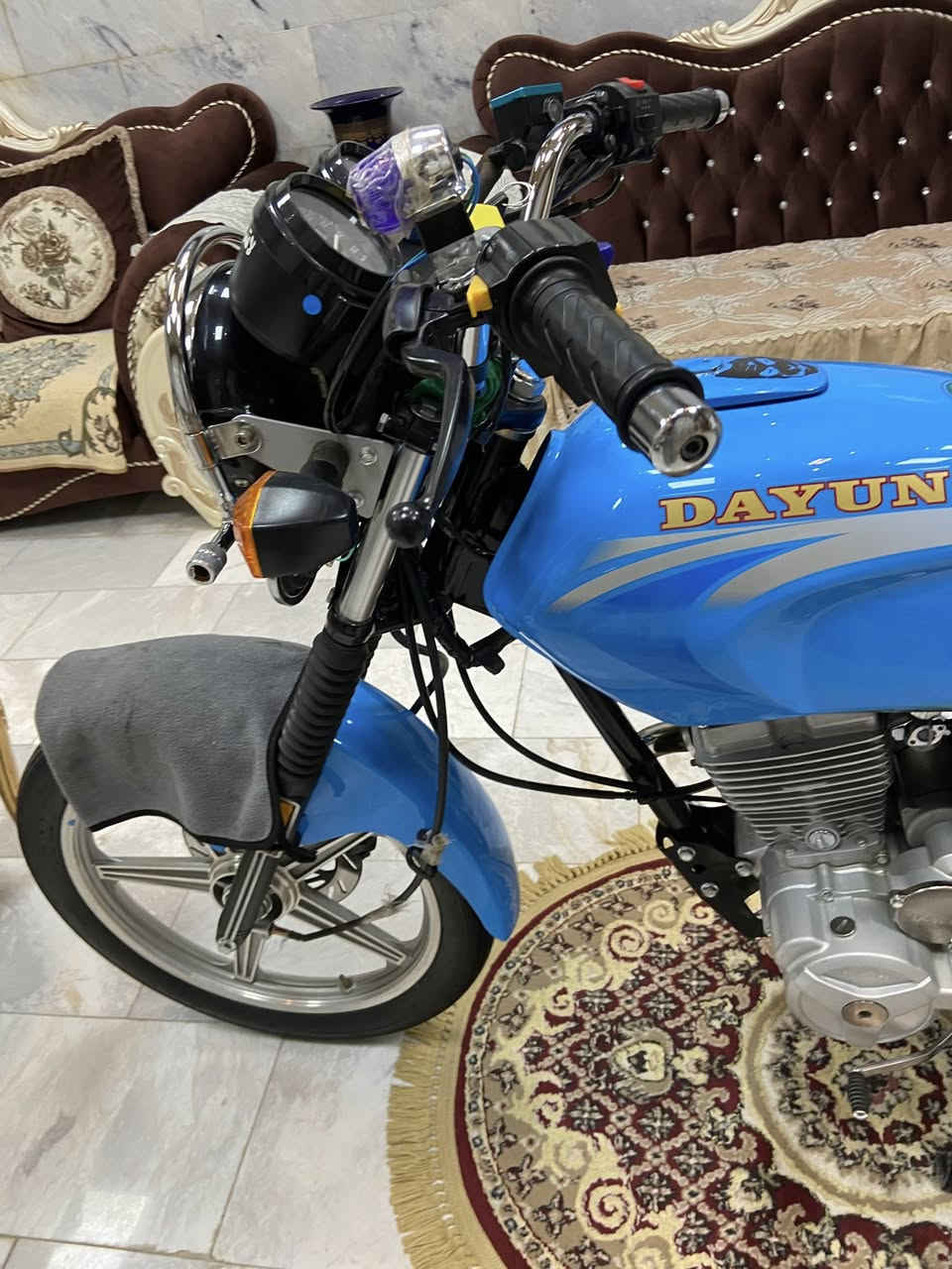 سلام عليكم دايون عظم للبيع 24 بغدادي طالعه ب25 أوراق اصولي لون سمائي بلاد مكفوله كفاله عامه السعر خاص الرقم***********
