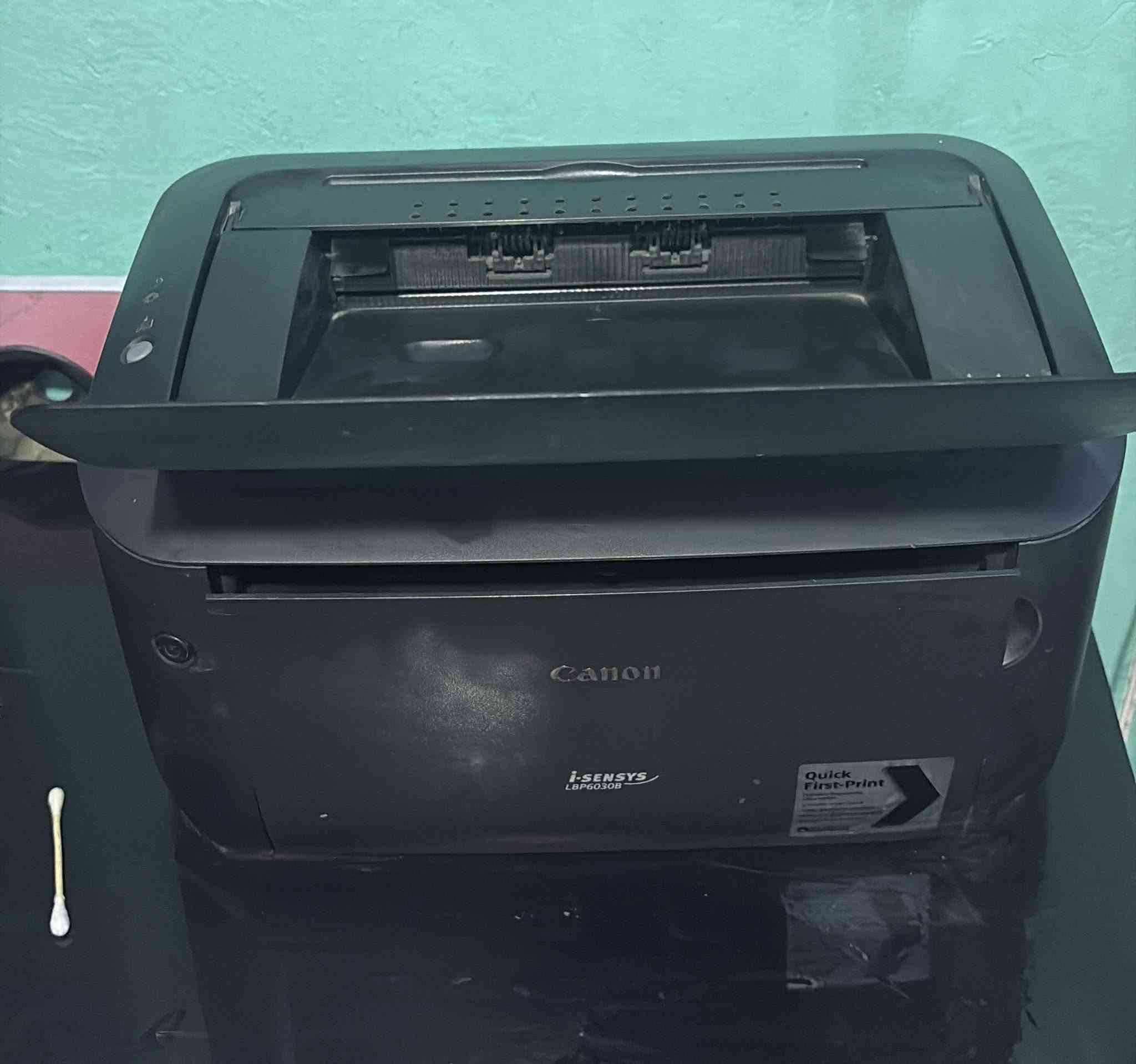 السلام عليكم
عندي طابعه ليزرية ابيض واسود نظيفة  
وياها كارتجات ٢ 
ممتازة للبحوث والاوراق الرسمية 
ب٩٠ سعر نهائي مع الكارتجات 
الي  تخدمه يتفضل خاص ويدلل


**إذا كنت صاحب هذا الإعلان وتريد حذفه لأي سبب، رجاءا أرسل رسالة إلى الدعم الفني**