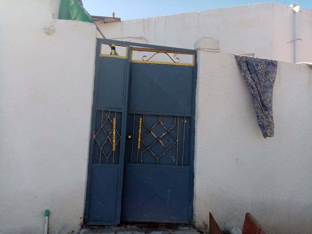 بالله بيت زراعي ناحية ازديناويه قريب مدرسة صفي الدين اللي قرب مكتب الغاز غرفتي نوم وصاله ومطبخ كبير وحمام داخلي و خارجي البناء ابلوك شمال نقص بيتونه ودرج المساحه 170م معه وصل بلديه معه وجودجميع الخدمات الرقم***********غيرموجدعلاالنت رجاءبس الشراب يتصل
