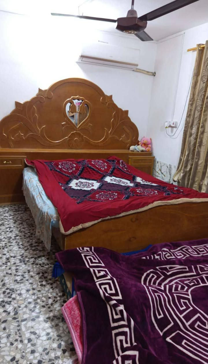 دار للبيع
المساحة ١٠٠م 
الموقع//حي الشهداء الثانية خلف مكتب المدار للعقار
الطابق الأرضي يحتوي على غرفة،كليدور،صحيات داخلية وخارجية،مطبخ،كراج
الطابق الثاني يحتوي على غرفة،كليدور

السعر:١٢٠
للاستفسار:***********
***********

مكتب الزركاني للعقار
شارع ٨٠ قرب القبة الذهبية 
بيع_شراء_تعقيب
