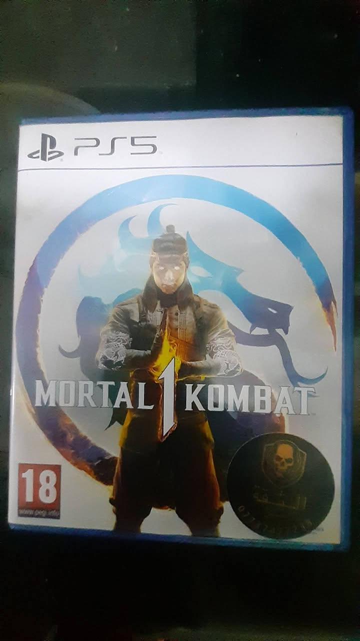 بلي ٥ فات ٨٢٥ مع يوبي اس ١٥٠٠ جوستكات ٢ وقرص مورتال كومبات ١ اليدة الزرقاء فقط فيها زر الاتجاه العلوي لايعمل تحتاج صيانة فقط الجوستك يعمل بلكامل وكسر بحافة البلي موضح بلصورة مع كامل ملحقاته الاصلية والكارتونة والفلين السعر ٥٥٠ الف مكان كربلاء حي الاطباء .


**إذا كنت صاحب هذا الإعلان وتريد حذفه لأي سبب، رجاءا أرسل رسالة إلى الدعم الفني**