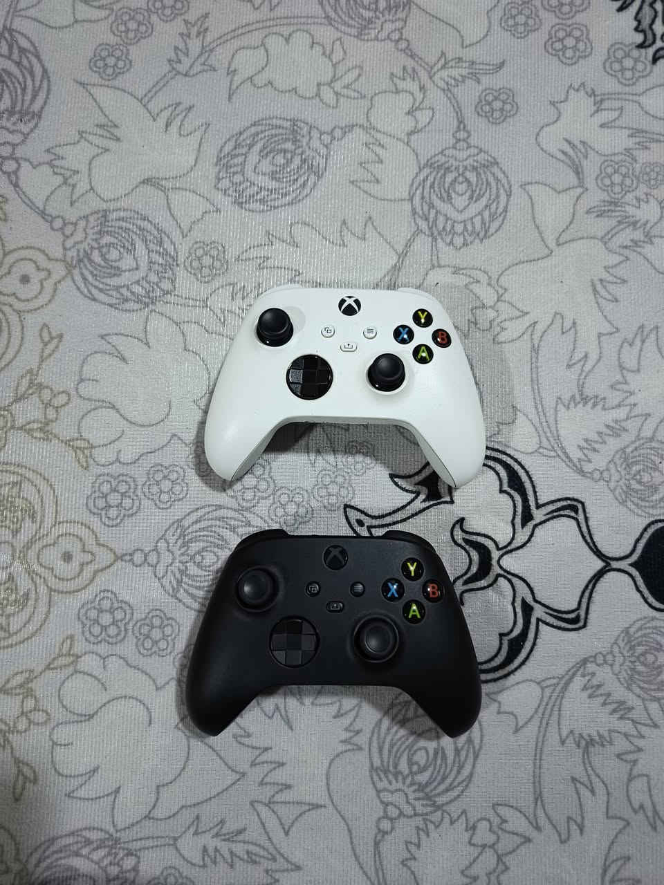 Xbox series s
مستعمل نضيف نضافه عاليه، مامفتوح ابد تفحصه بيدك 

يجي ويا

اشتراك گيم باس ابو الشهرين (مستخدم منه تقريبا١٠ ايام) 

 UPS

 اصلي ابو ال١٥ دقيقه بعده بضمان الشركه (اكثر من شهرين) 

جويستك اضافي اصلي عدا الجويستك مال الجهاز 

لعبة elden ring مفتوحة ومجانيه (سعرها بكل الاجهزة قريب ال٦٠ دولار) كما موضح بالصورة

السعر ٤٦٠ 

مكاني واسط الصويرة


**إذا كنت صاحب هذا الإعلان وتريد حذفه لأي سبب، رجاءا أرسل رسالة إلى الدعم الفني**