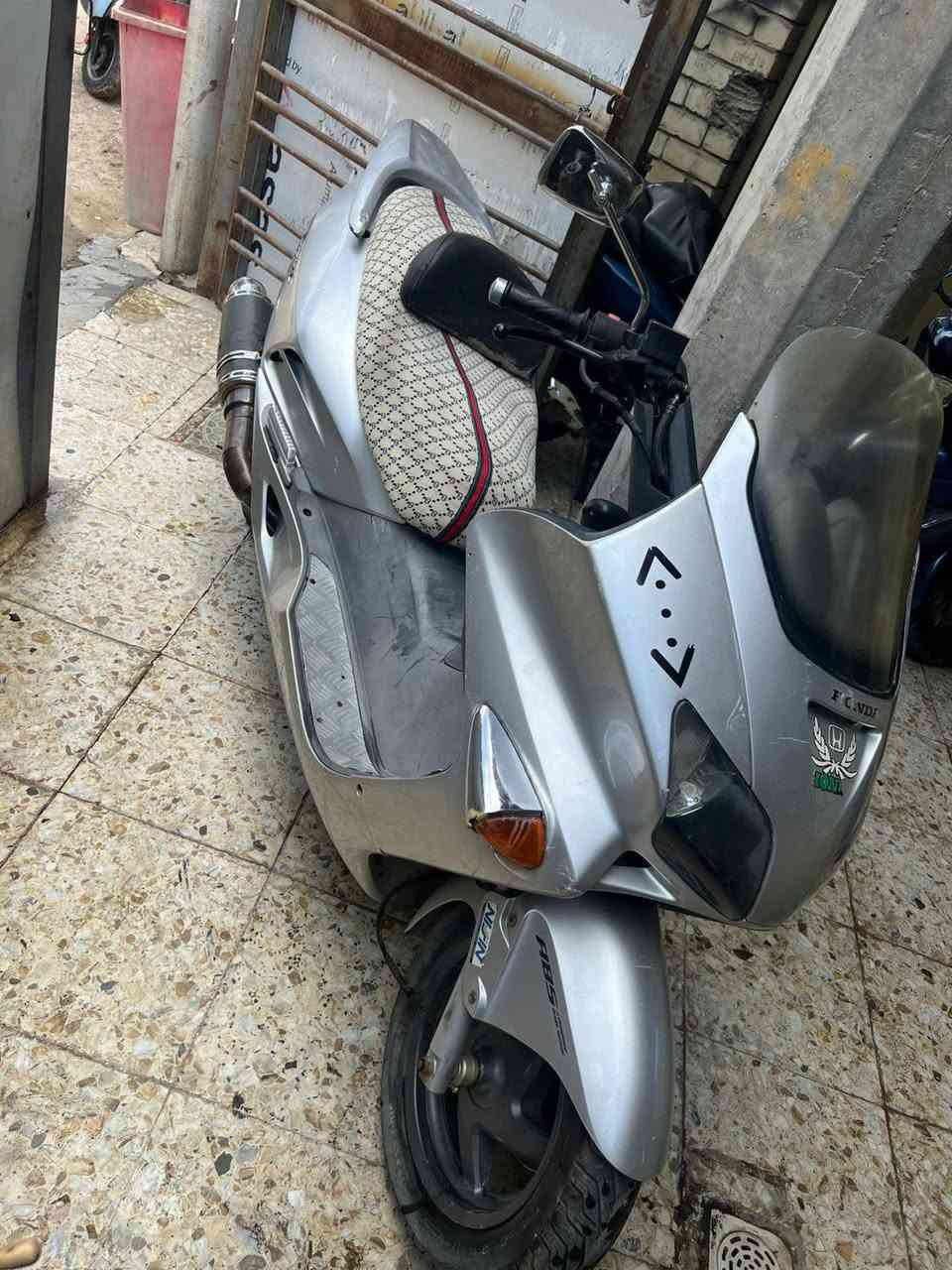 06 كفر مكفول بس شخوط خفيفه  مكينه خرسه  صالنصه رياضي  وستاند  ستيل   مكفوله تبخير وتنقيص ونضوح  شلعه ومعدل مكاني بغداد دوره *********** سعر 650 قفل
