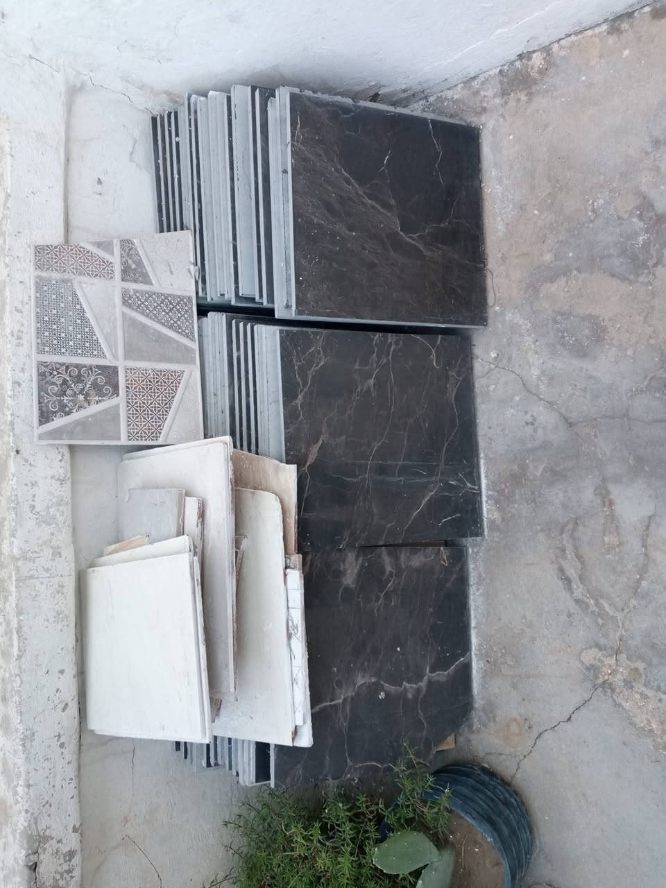 سلام عليكم مرمر للبيع جديد العدد 46قطعه العنوان البكرلي ***********
