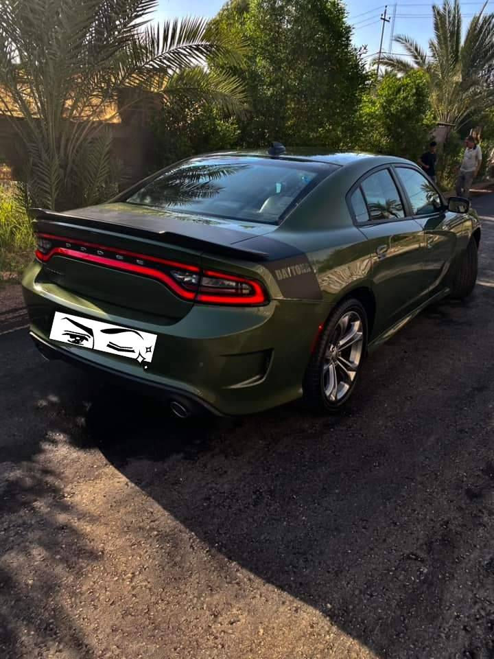 السلام عليكم (مستعجل ونزلت سعر ) 

جارجر دايتونا اصل 5.700 فووول اعلى شي بلدايتونا عدى الفتحة 
موديل 22 أصل وفصل رقم بغداد تحويل ثاني يوم 
بعده على وكاله ماملعوب بيه لا برامج ولا شي شرط 
محرك كير تبريد شركه شرط
لوون مميز زيتوني🍈
السياره بلاديه حته حجراتها بيها 
ستيرن كهرباء
كشنات خلفيه تدفئه
كشنات مختمه دايتونا 
كشنات تدفئه تبريد 
كشنات خزن 
السياره حادثه قطعتين تبديل جاملغ سايق وبنيد تبديل والقماره كلير بدون دواخل سياره شرط
ايرباك دشبول 
ماشيه 70 مايل 
مكاني بابل للاستفسار الاتصال ***********
