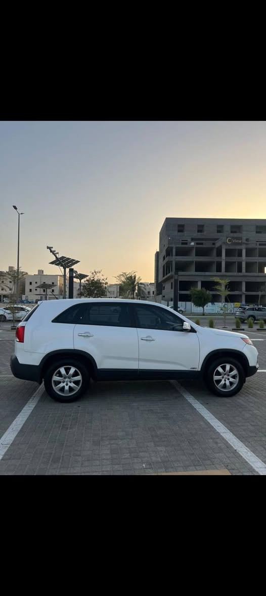 🚘 للبيع كيا سورينتو 2013 وارد خليجي 🚘
✅ محرك 2400 سي سي (4 سلندر) بدون أي عيب
✅ 7 راكب
✅ ثلث تبريد قطع
✅ صبغ عام أبيض
✅ حادثها متچاايه جهة السائق
✅ سيارة نظيفة وحلوة وجاهزة للاستخدام

💰 السعر: 108 ورقة قابل للتفاوض بالمعقول.

📞 للاستفسار والاتصال:
***********
