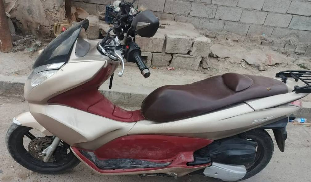 السلام عليكم للبيع دراجه pcxجيل الاو
 دراجة مال رمبه م  حجم مكينه 125ياباني الاصلي 
جديده مال جناي وعلئ ايدي لون ذهبي بلادي
ياباني الاصلي دراجه كامله أستان كهربائي حساس ازدحام سويجات ٢حرف Aدراجه جديده مكينه جديده بمعنئ الكلمه واحلا من الصور مال جناي المكان بغداد 
بغداد التاجيات 
دراجة مكفوله كفالة
السعر  11وبيه مجال 
اي استفسار ***********
