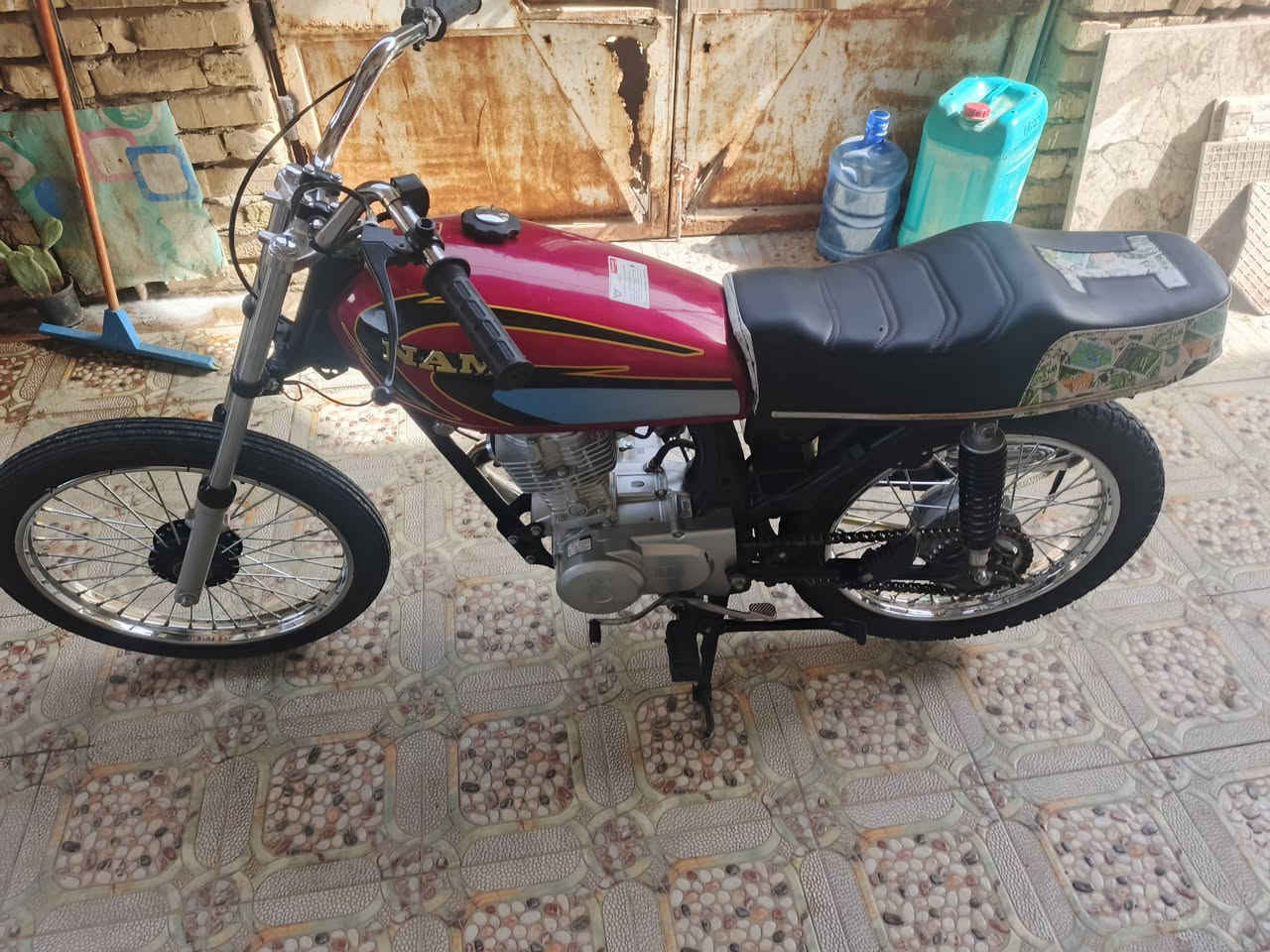 السلام عليكم دراجه للبيع تعمير 25 ما مفتوحه بيها برغي  مكينه نامه  كلك كلك شاصي 21 لدراجه سعرها 675 مكاني سوق الشيوخ


**إذا كنت صاحب هذا الإعلان وتريد حذفه لأي سبب، رجاءا أرسل رسالة إلى الدعم الفني**