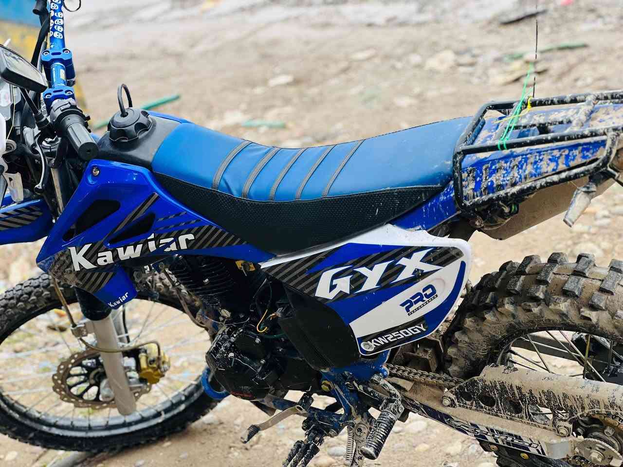 سلام عليكم قفاز كاوير موديل 2024 محرك200 شرط موطور جديد كهربائيّات شغاله مايعوزو كلشي نشاط فوول 
تصال او مراساله *********** مكاني كيارة الجدعه
