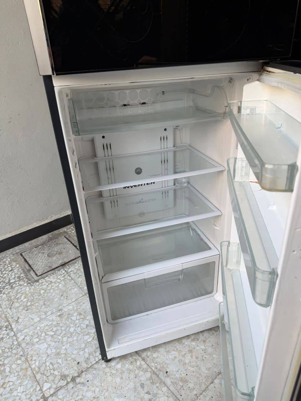 يتاشي ضمان 10 سنوات نظيفة جدا شخط مابيها  ب500. الاتصال ***********
