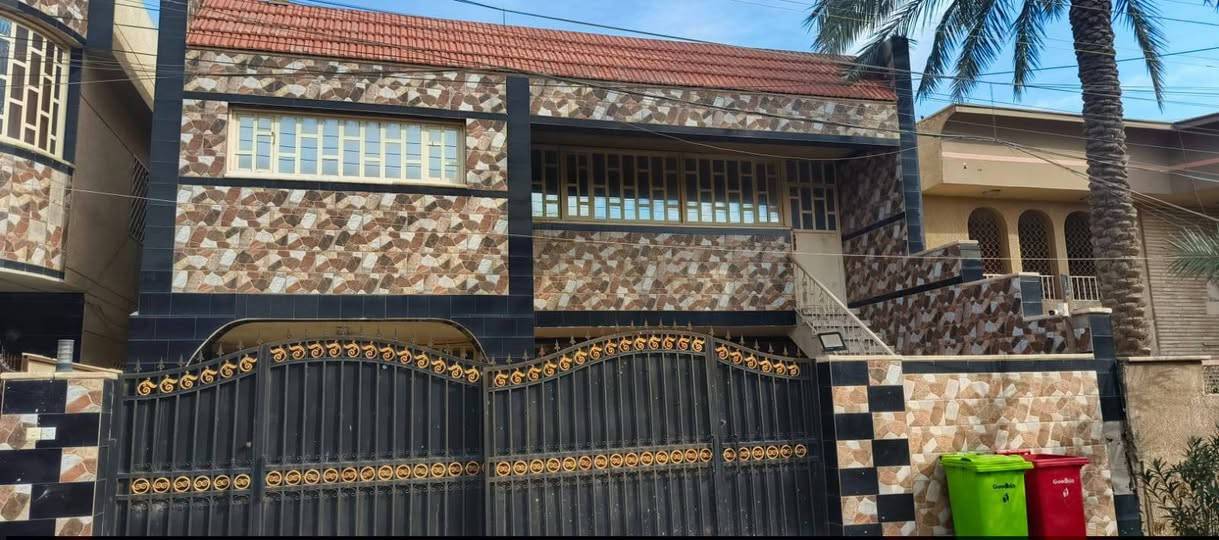 اعلان… رقم (311)
عقار للبيع مساحه الكليه 400متر 
واجه/ 16متر /نزال/ 25متر /
البيت 230م والمشتمل 100متر 
يقع في  منطقة الرفاق قرب اسواق بيتي ومدينة الالعاب ( البيع كامل و غير مجزء) 
للاستفسار مراسلة الصفحه اوالاتصال بلرقم يتوفر وتساب 
{{{{***********}}}}
{مكتب لديار للاوساطه العقاريه وتعقيب المعاملات وتسهيلها. }
{{{{بأدارة سيد عمار }}}}}}
