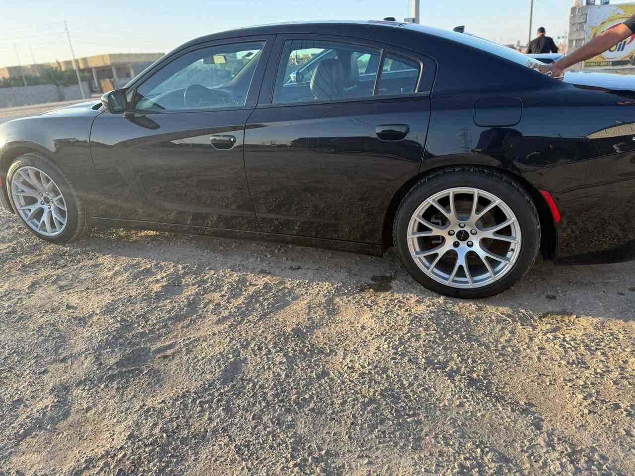 السلام عليكم 
جارجر ٢٠٢٠ اصل 
فول مواصفات رقم بغداد تبديل بنيد فقط 
السعر / ٢٢٠ 

***********
