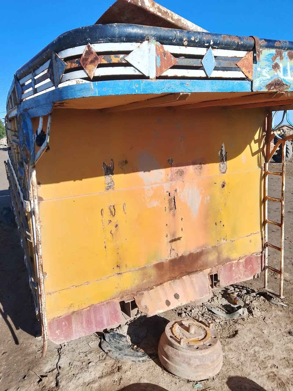 بدي أبو ردين للبيع نضيف السعر مليون وربع للاستفسار*********** المكان ديوانيه ال بدير
