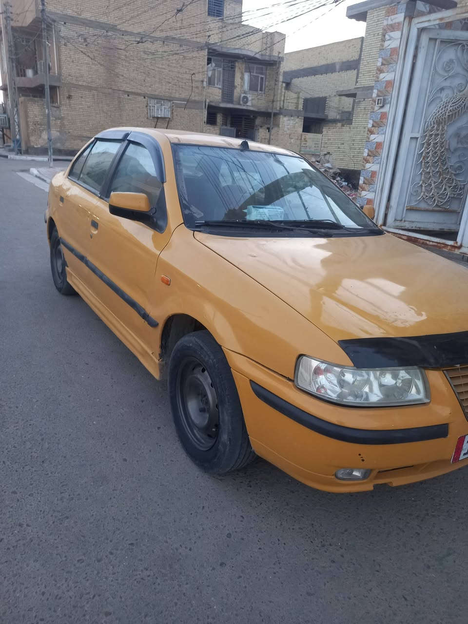 السلام عليكم..
من رخصة الادمن .. سمند ١١ للبيع او مراوس شيري A5  تكسي .
رقم كربلاء انكليزي تحويل مباشر . سيارة حاليا تشتغل لكن تحتاج تبديل كازكت وترتيب قليل للكهربائيات .. كير وكلج نظيف .
الكشر مثل ما موضح بالصور . سنويه تنتهي ٣١ . لا توجد غرامات مرور .. هيئه ستة أشهر فقط .. مكاني كربلاء .
***********

